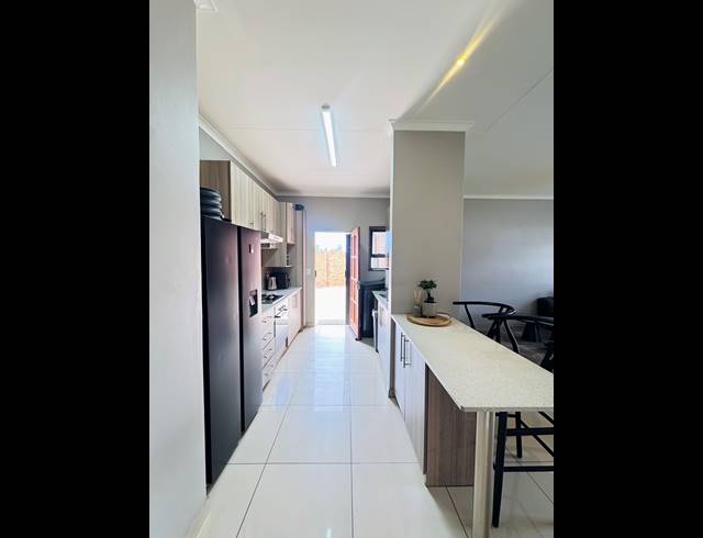 3 BEDROOM TOWNHOUSE FOR SALE IN WITBANK EXT 10